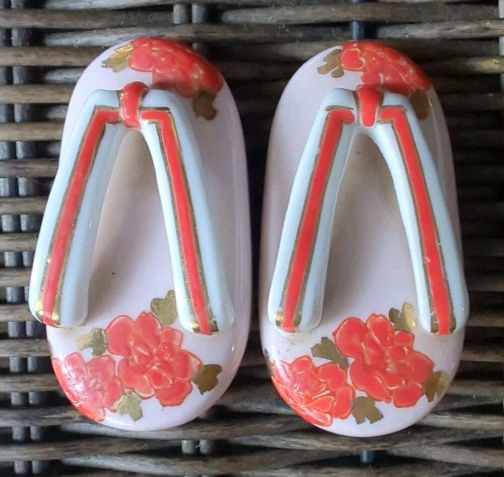 Vintage pair mini Geisha Sandals-Geta Sandals Salt and Pepper Shakers